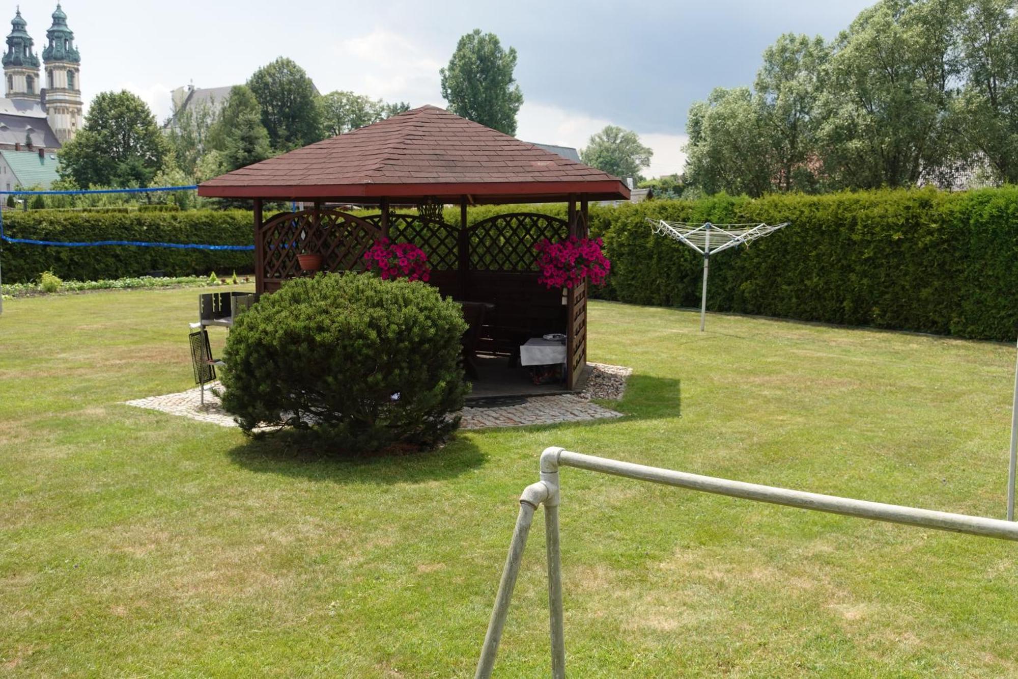Mala Chatka Caloroczny Domek Krzeszow  Екстер'єр фото